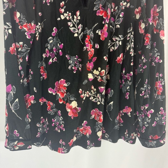 J Jill Floral Black and Pink Women's Top Velvet-Piped Top - Picture 12 of 17
